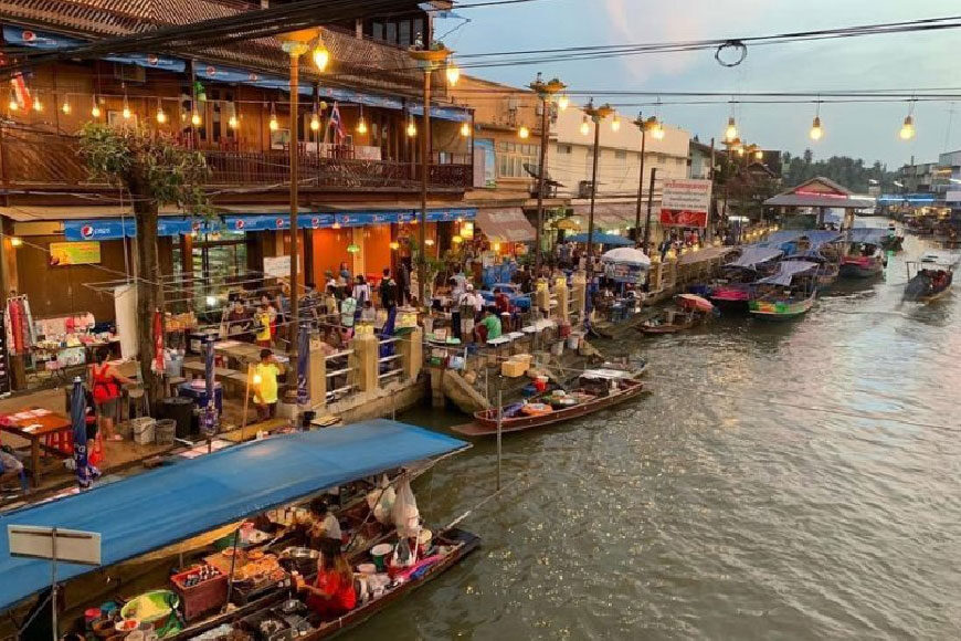 Amphawa Floating Market